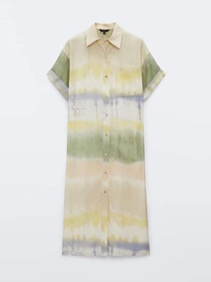 Vestido camisero con estampado 'tie-dye' en algodón y seda de Massimo Dutti (129€). 