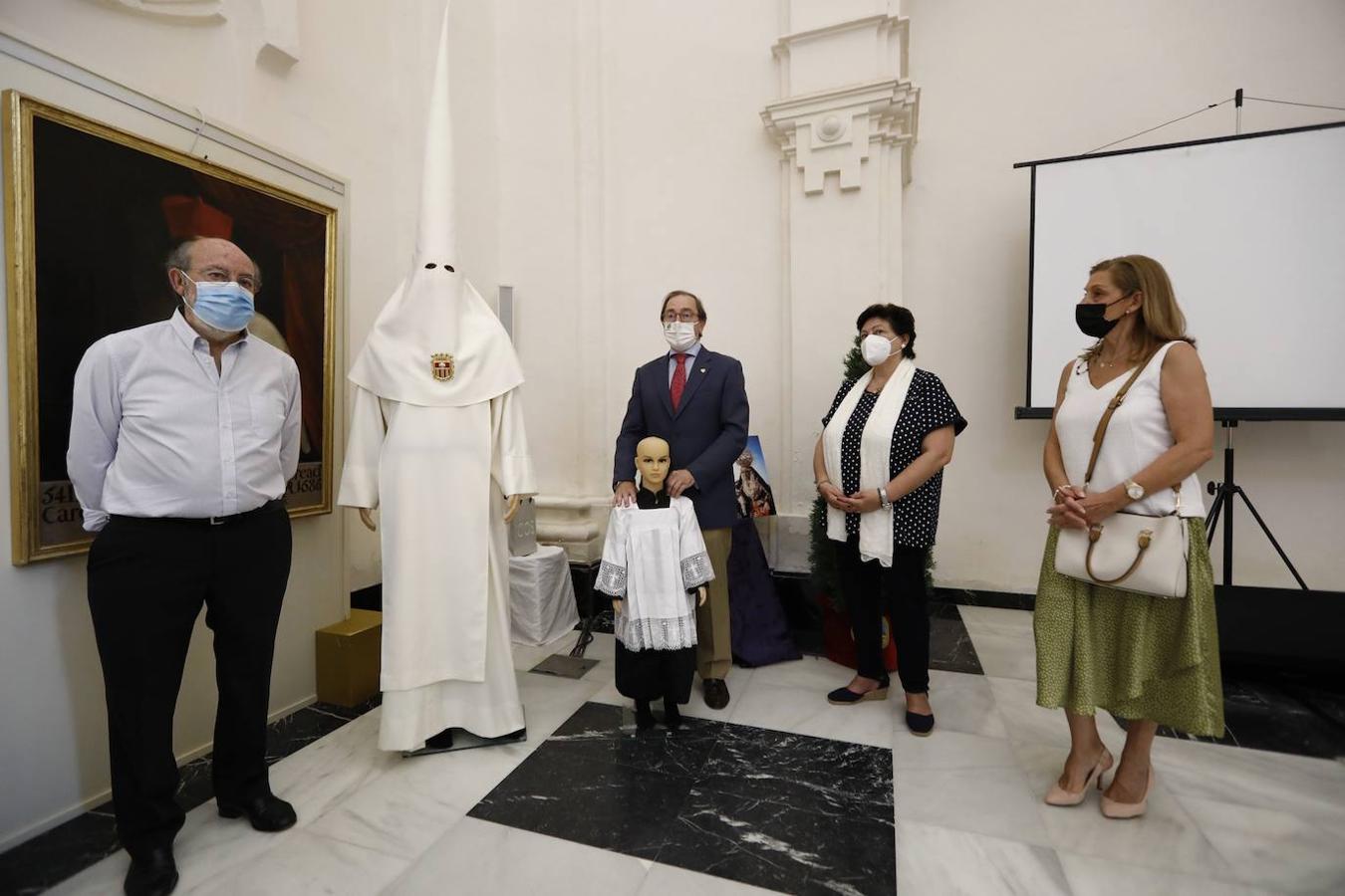 El hábito nazareno de la Quinta Angustia de Córdoba, en imágenes