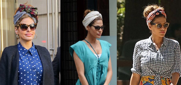 El pañuelo. Eva Mendes es una maestra a la hora de sacarle partido a un pañuelo en el pelo. Los enrolla y anuda como diademas consiguiendo un peinado con mucho estilo y personalidad, para imitar. Los pañuelos en la cabeza se adaptan al pelo suelto o recogidos altos o bajos, y también se pueden llevar anudados en la coleta -tendencia al alza- para complementar un look básico, aportar una nota de color y desviar las miradas.