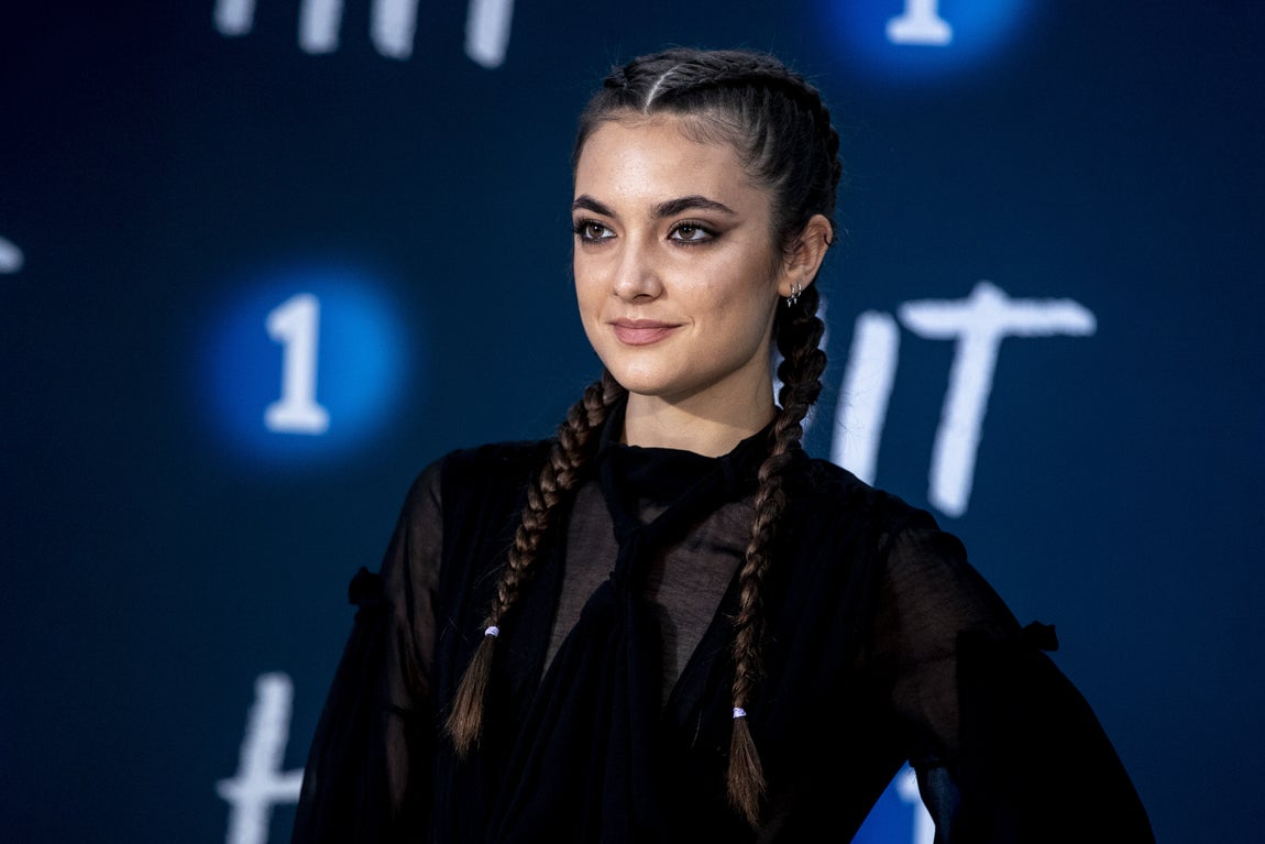 Todas las trenzas. Las trenzas, en todas sus formas y variantes, son una opción ideal para cuando el pelo no luce suelto como nos gustaría. Si se trata de trenzas de boxeador o similares, más elaboradas y que nacen ya en la cabeza, mucho mejor, porque además de disimular más el cabello distraerán la atención. La que llevó en su día Leire Cabezas son una buena idea a imitar.