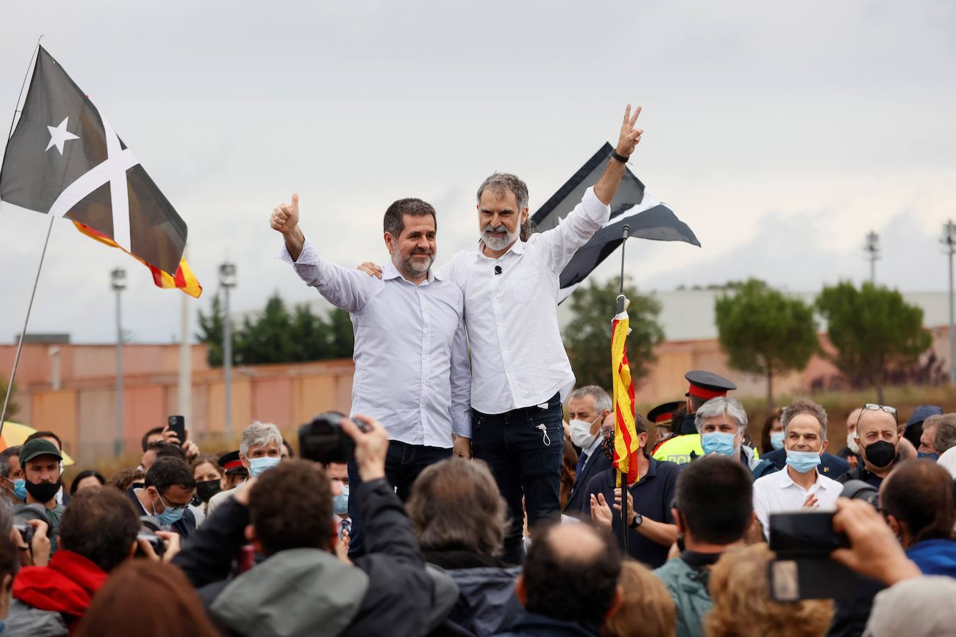 «Hoy no es un día de renuncia, es un día en que los catalanes nos reafirmemos, la represión no nos ha vencido ni nos vencerá», ha exclamado Jordi Cuixart. 