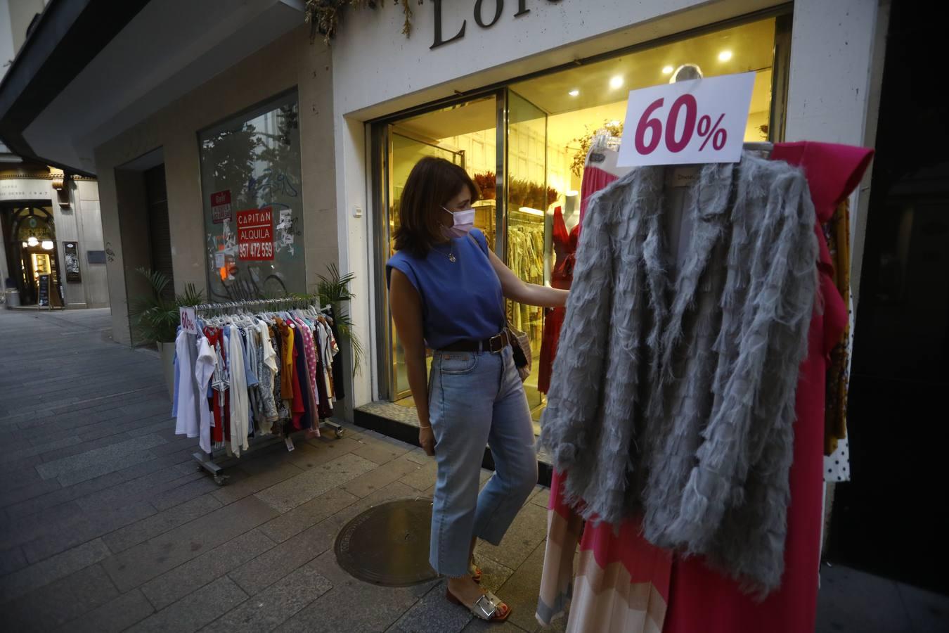 La noche de compras de San Juan en Córdoba, en imágenes