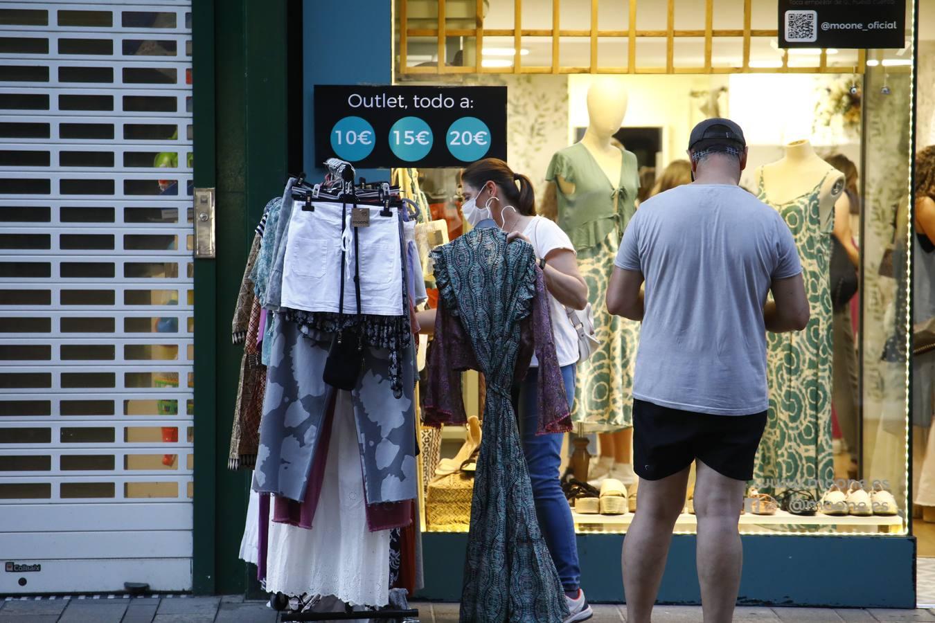 La noche de compras de San Juan en Córdoba, en imágenes