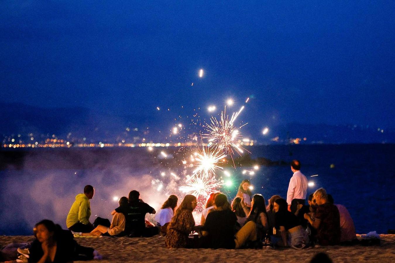 Barcelona protagoniza las aglomeraciones en la noche de San Juan