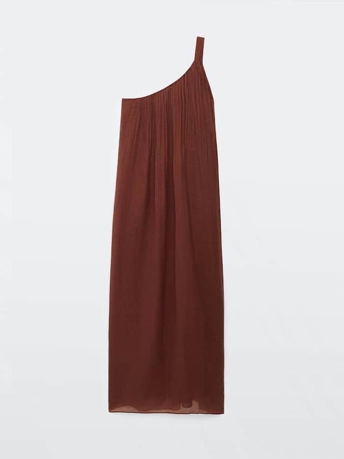 Massimo Dutti. Vestido asimétrico plisado, de Massimo Dutti, ideal para lucir con recogidos. Rebajado de 89,95 a 59,95€.