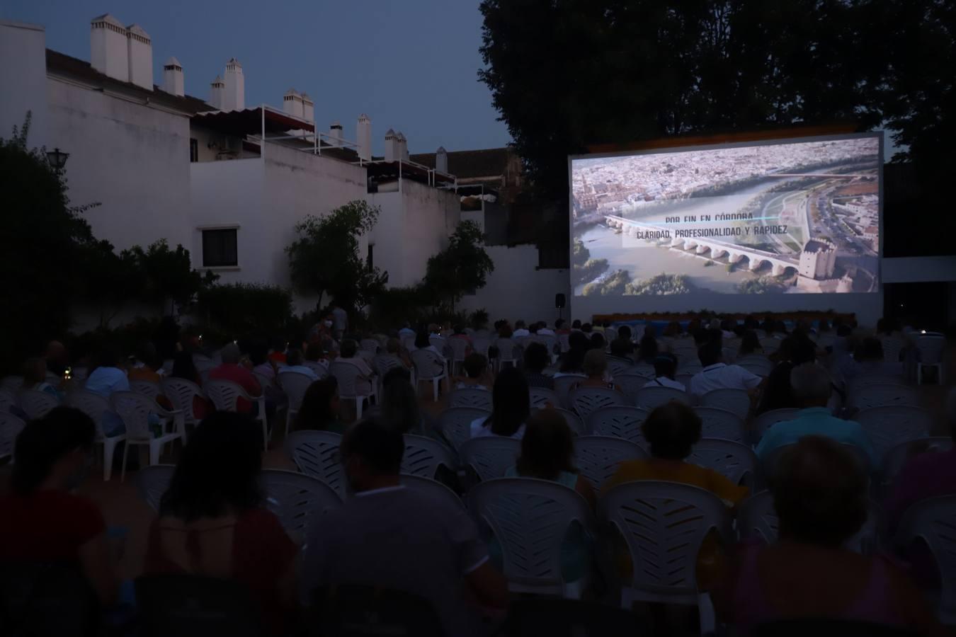 La apertura de los cines de verano de Córdoba, en imágenes