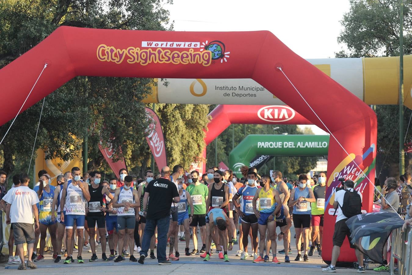 La carrera popular discurre íntegramente en el interior Parque del Alamillo.