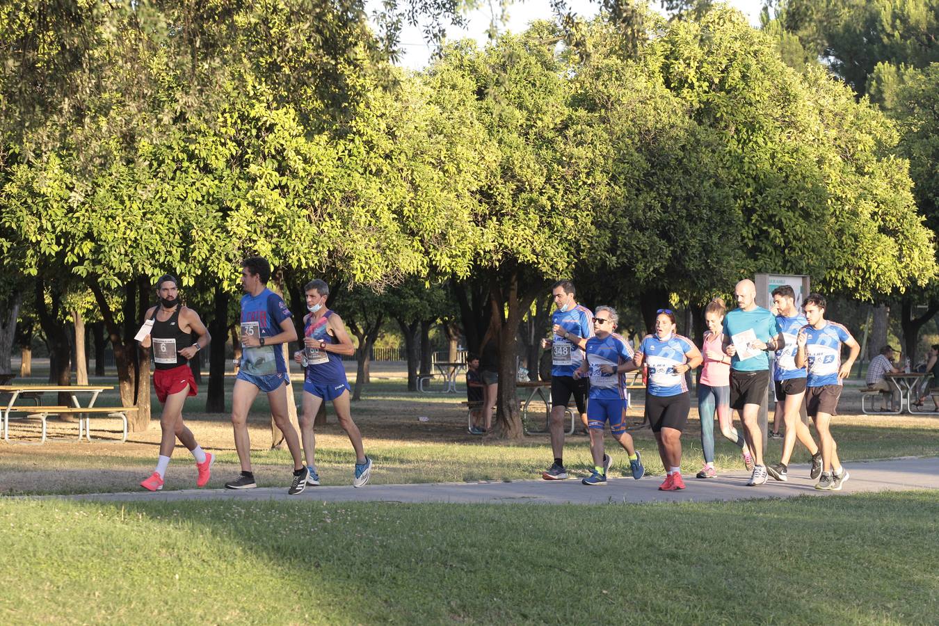 La carrera popular discurre íntegramente en el interior Parque del Alamillo.