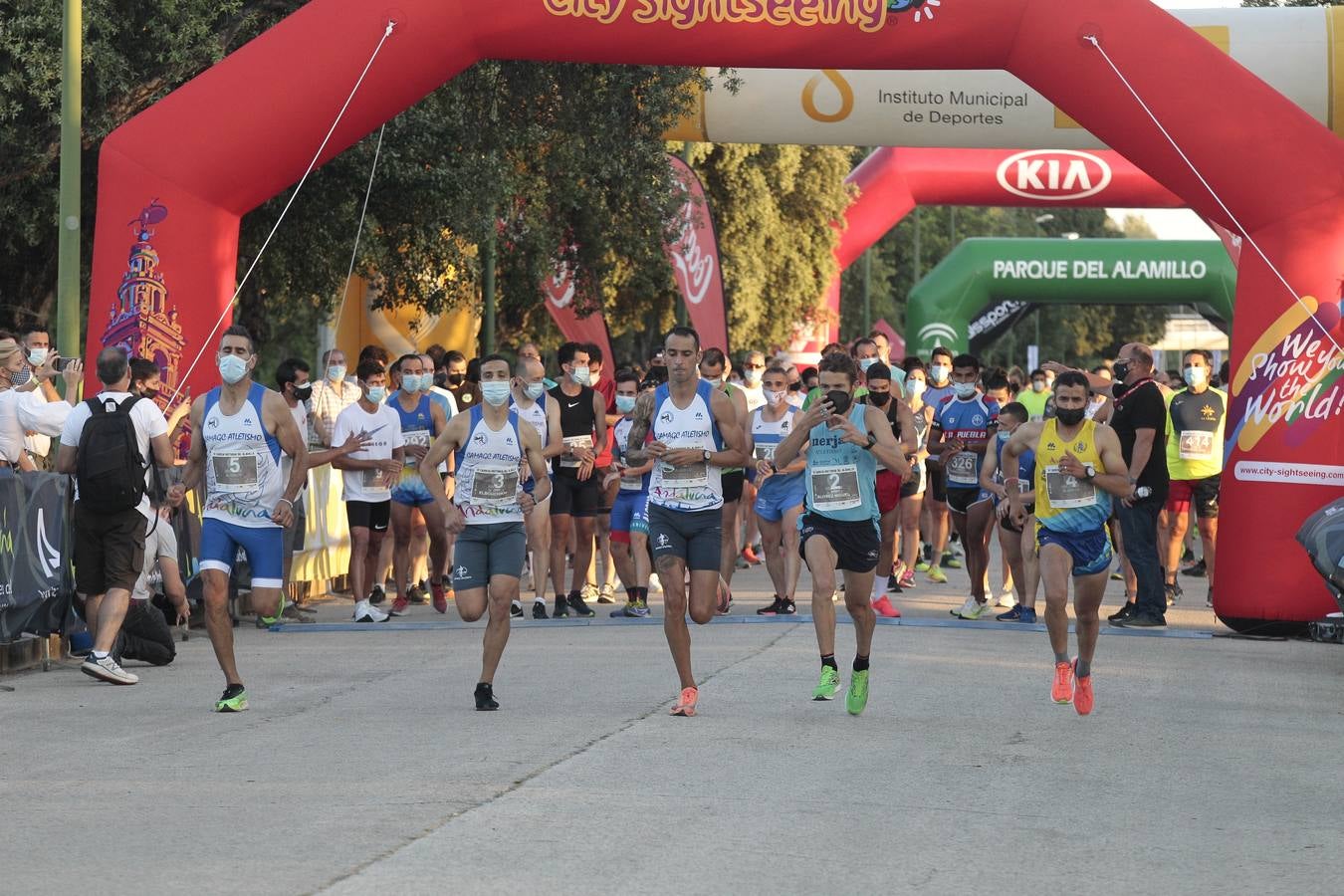 La carrera popular discurre íntegramente en el interior Parque del Alamillo.