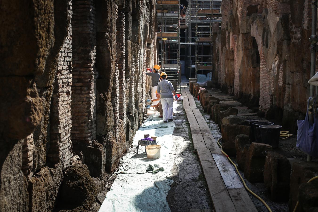 En la restauración han participado más de 80 personas, entre arqueólogos, restauradores, arquitectos, ingenieros, topógrafos y trabajadores de la construcción.