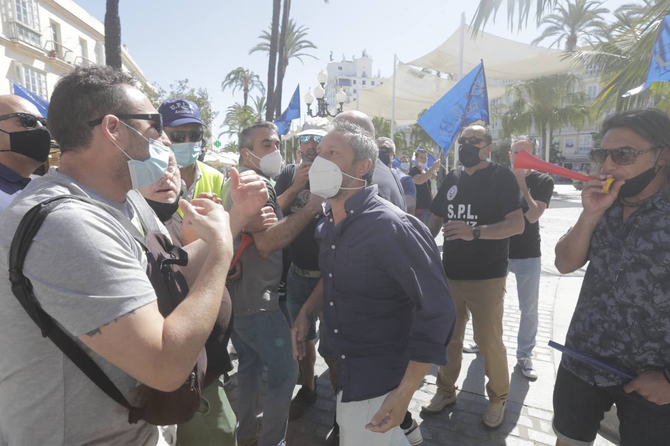 El enfrentamiento del concejal Paradas con los manifestantes de Policía Local