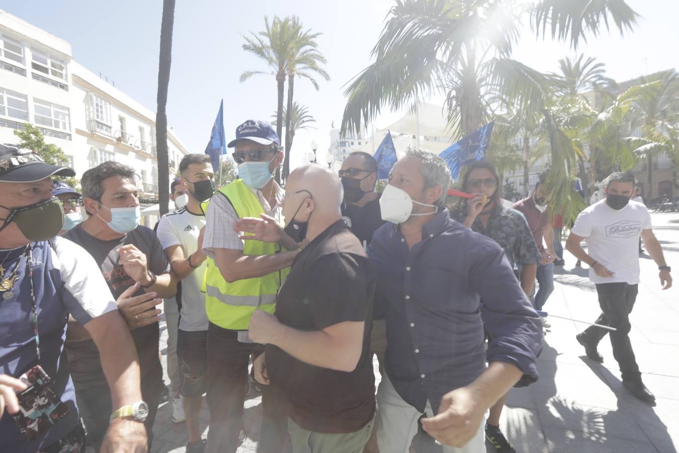 El enfrentamiento del concejal Paradas con los manifestantes de Policía Local