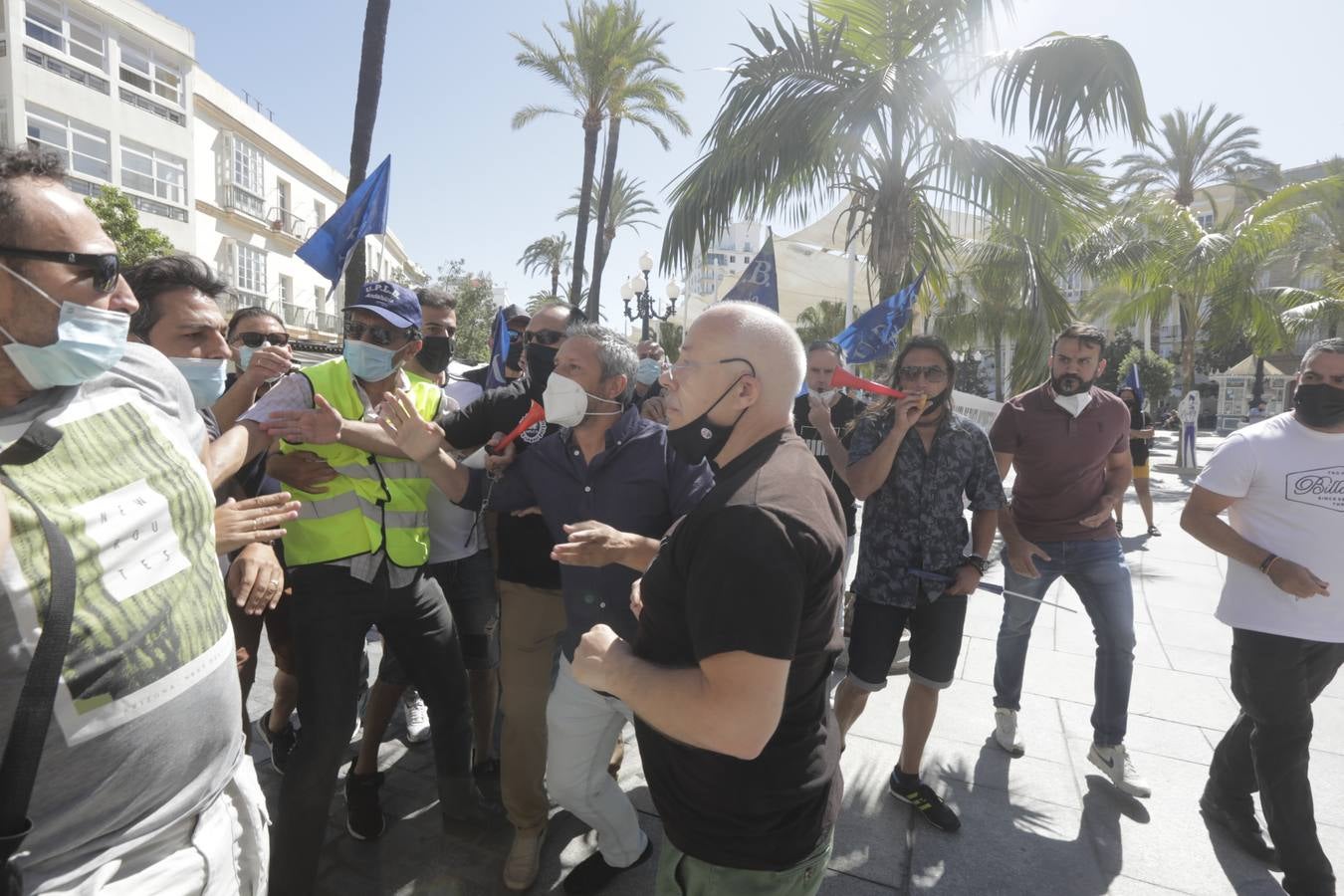 El enfrentamiento del concejal Paradas con los manifestantes de Policía Local