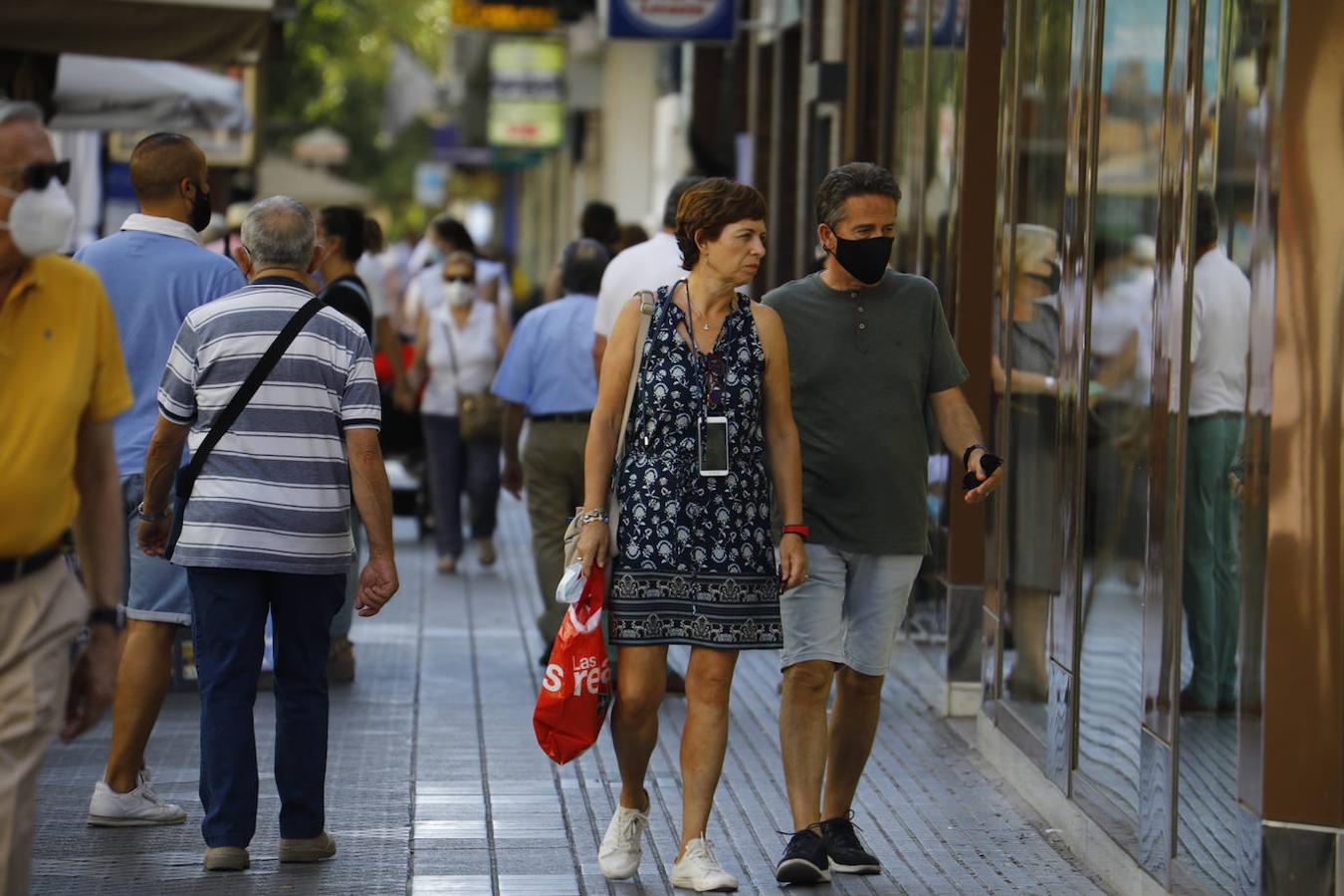 El primer día sin la mascarilla obligatoria en exteriores en Córdoba, en imágenes