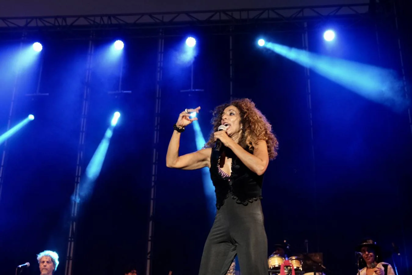 Las imágenes del concierto de Rosario Flores en San Fernando