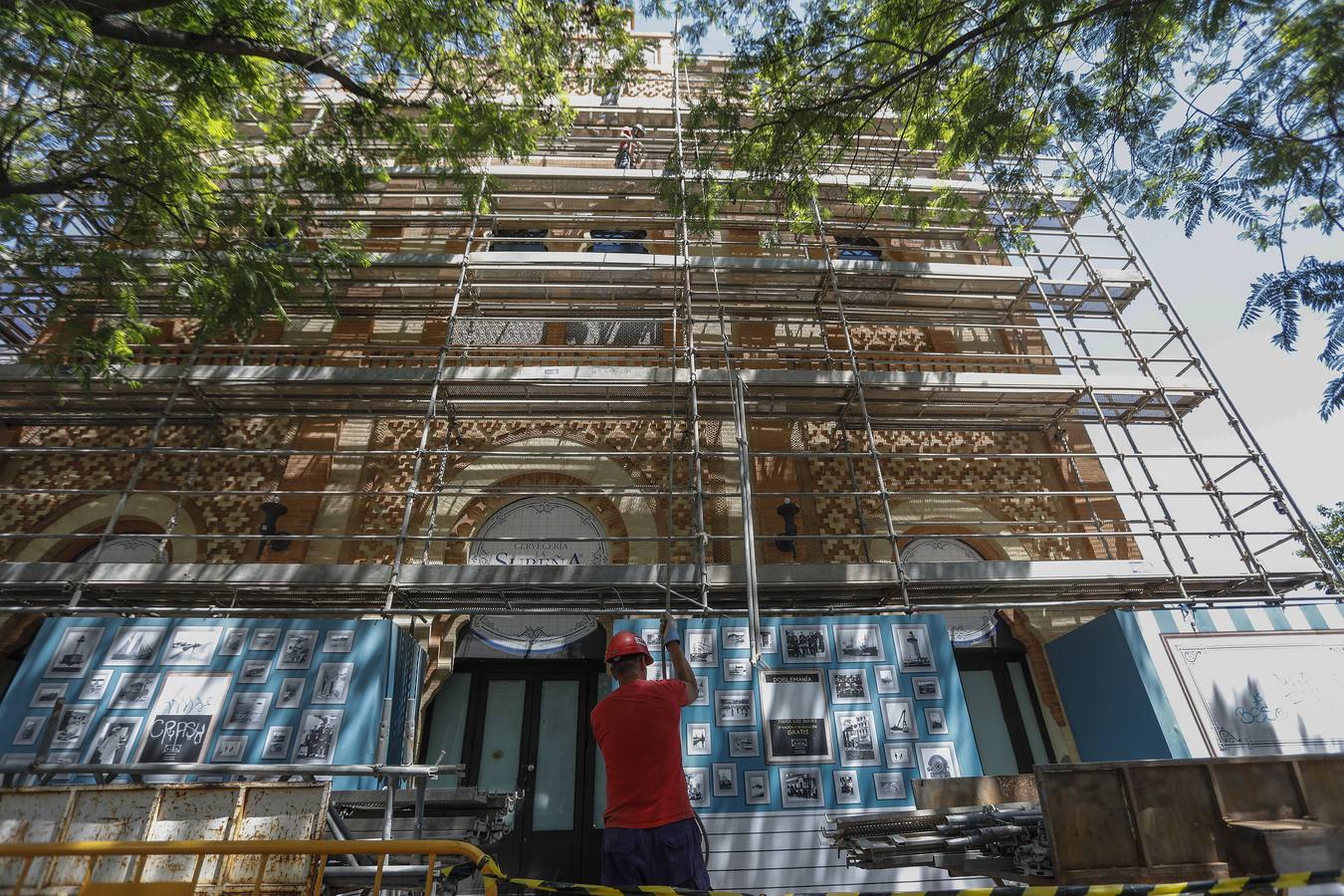 La fachada de la estación de Plaza de Armas ya luce su rehabilitación