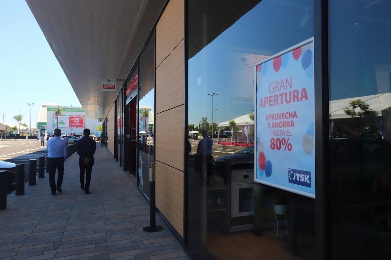 La inauguración de Los Patios de Azahara de Córdoba, en imágenes