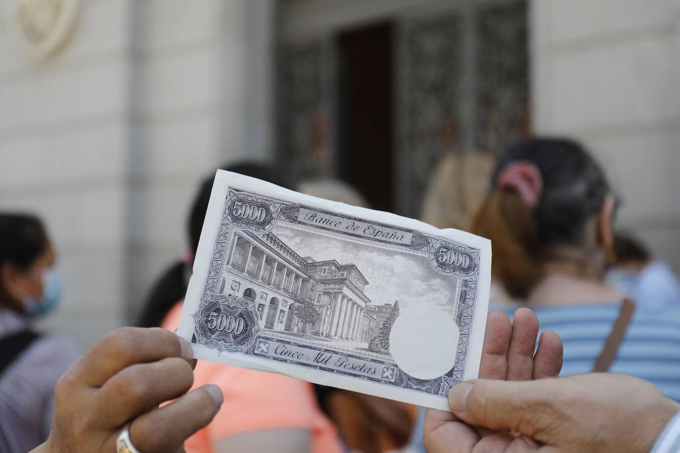 También se podían intercambiar todos los billetes de pesetas emitidos desde 1939. 