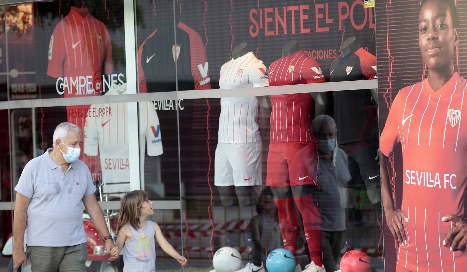 Estas son las nuevas camisetas del Sevilla FC