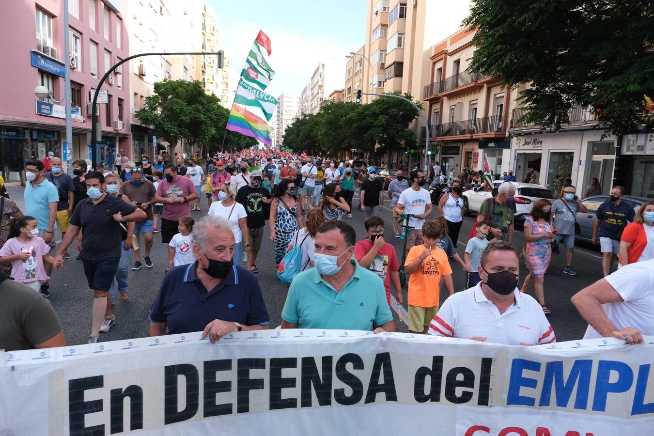 Fotos: La manifestación de Airbus recorre las calles de Cádiz