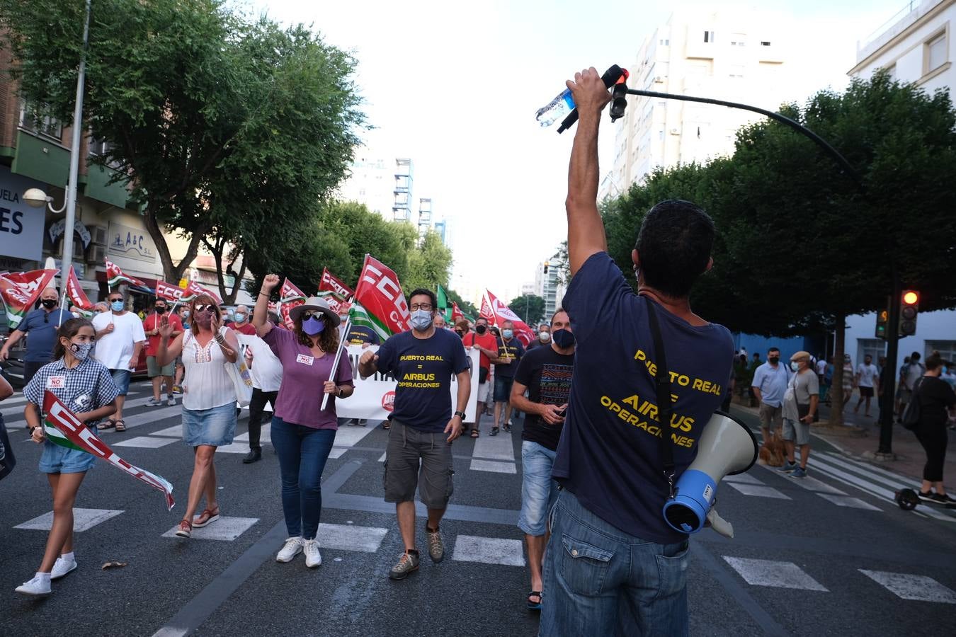 Fotos: La manifestación de Airbus recorre las calles de Cádiz