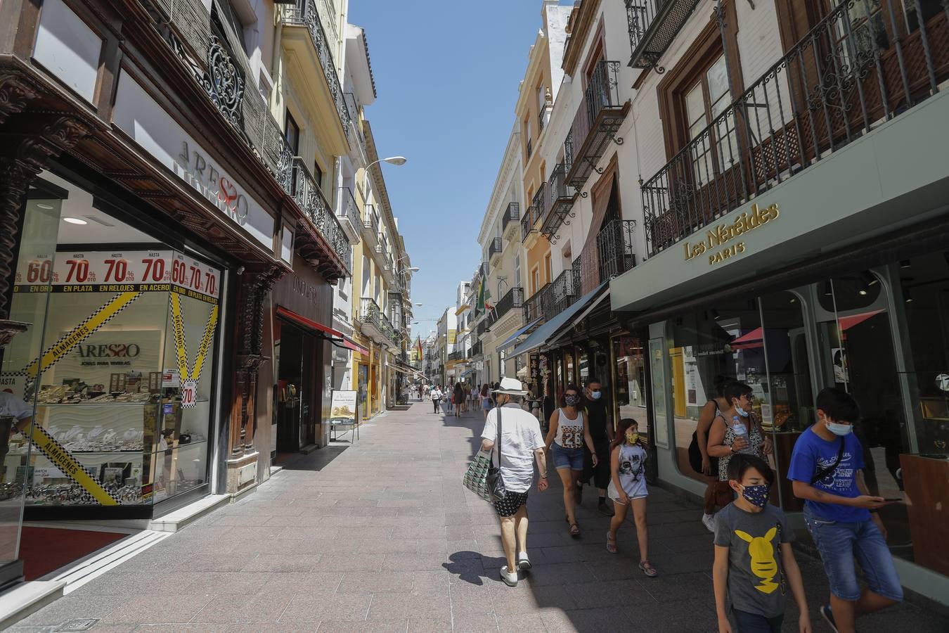 En imágenes, el Centro de Sevilla se queda sin toldos