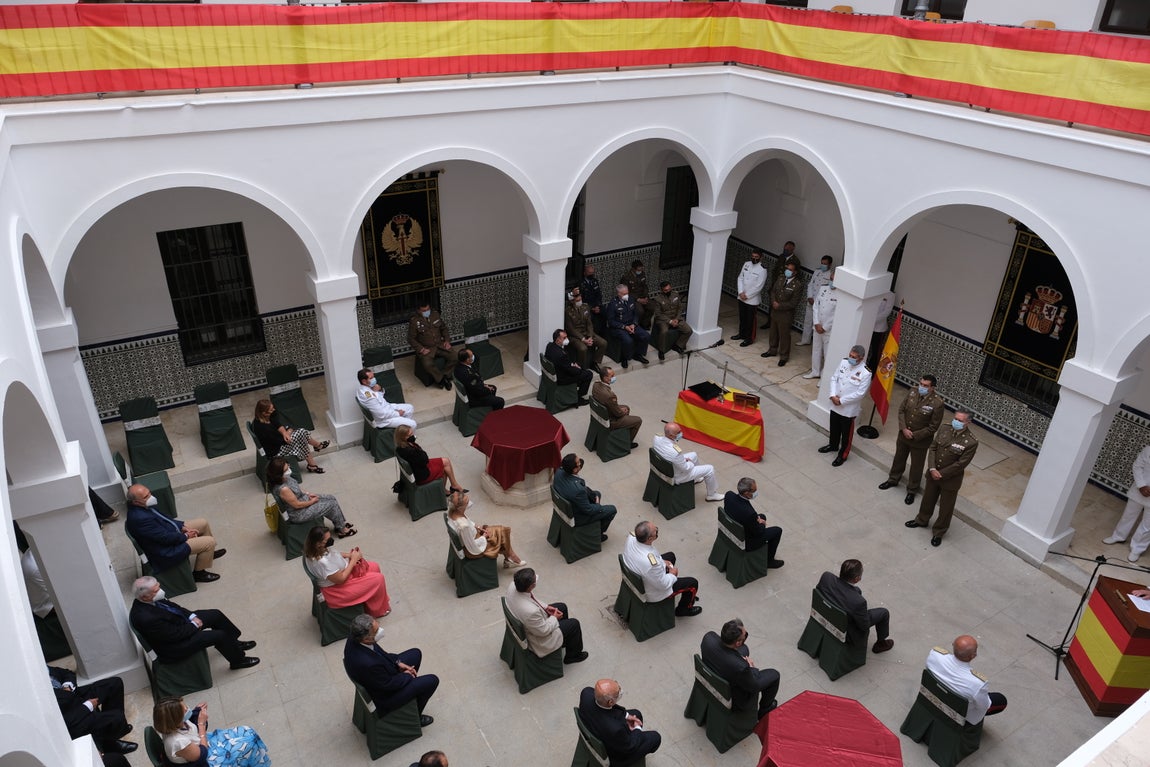 En imágenes: Toma de posesión del nuevo subdelegado de Defensa en Cádiz