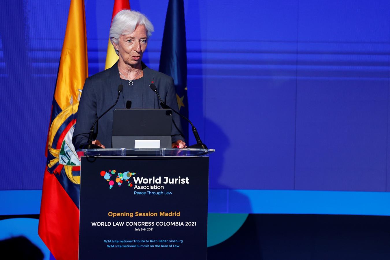 La presidenta del Banco Central, Christine Lagarde, interviene en el Congreso que la Asociación Mundial de Juristas ha celebrado este lunes. 