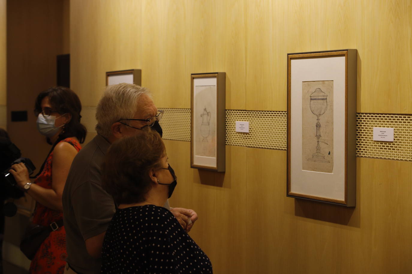 La muestra &#039;Donación González del Campo: Dibujos de Platería&#039; en el Bellas Artes de Córdoba, en imágenes