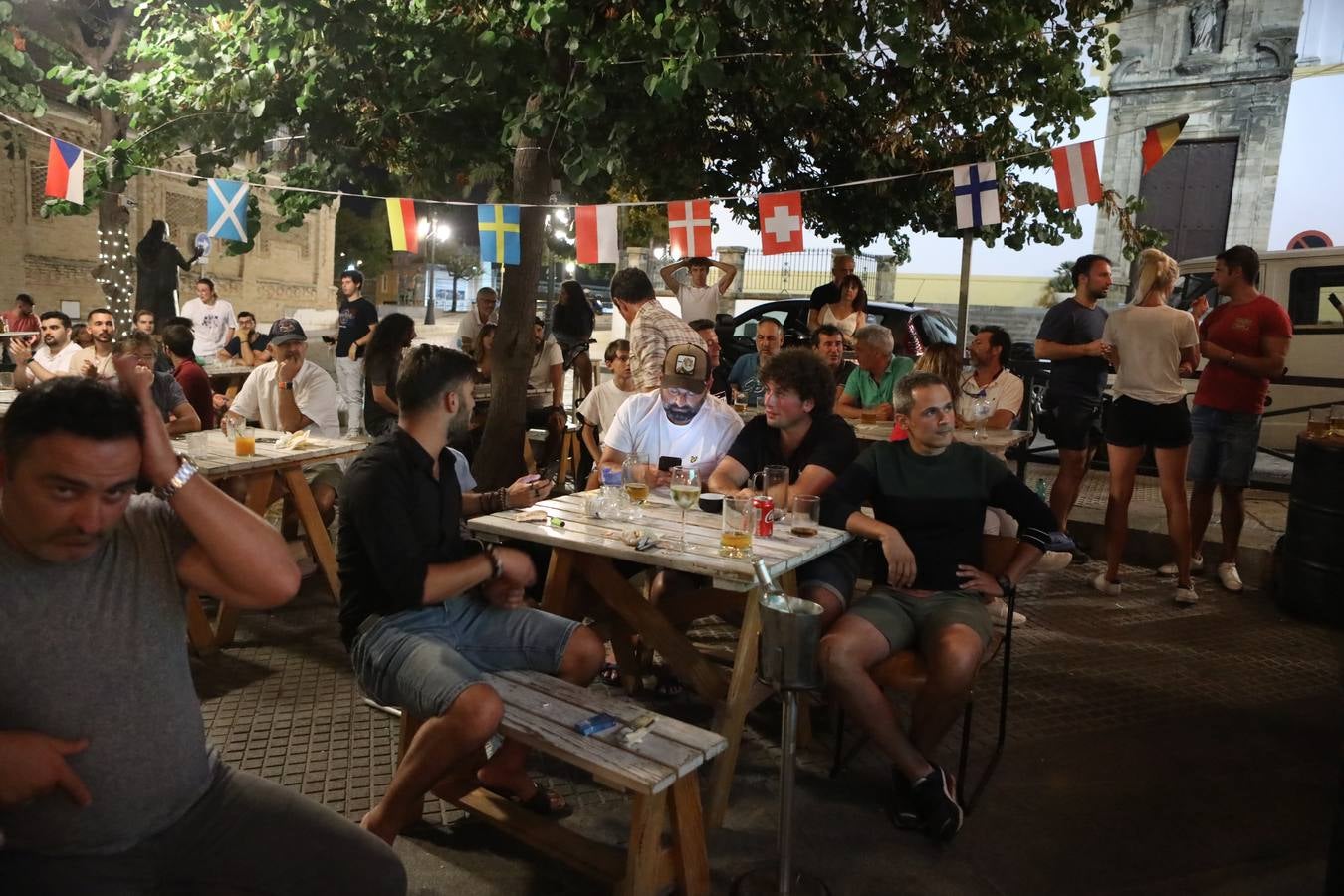 FOTOS: Ilusión y lágrimas en Cádiz con el partido de la Selección ante Italia en la Eurocopa