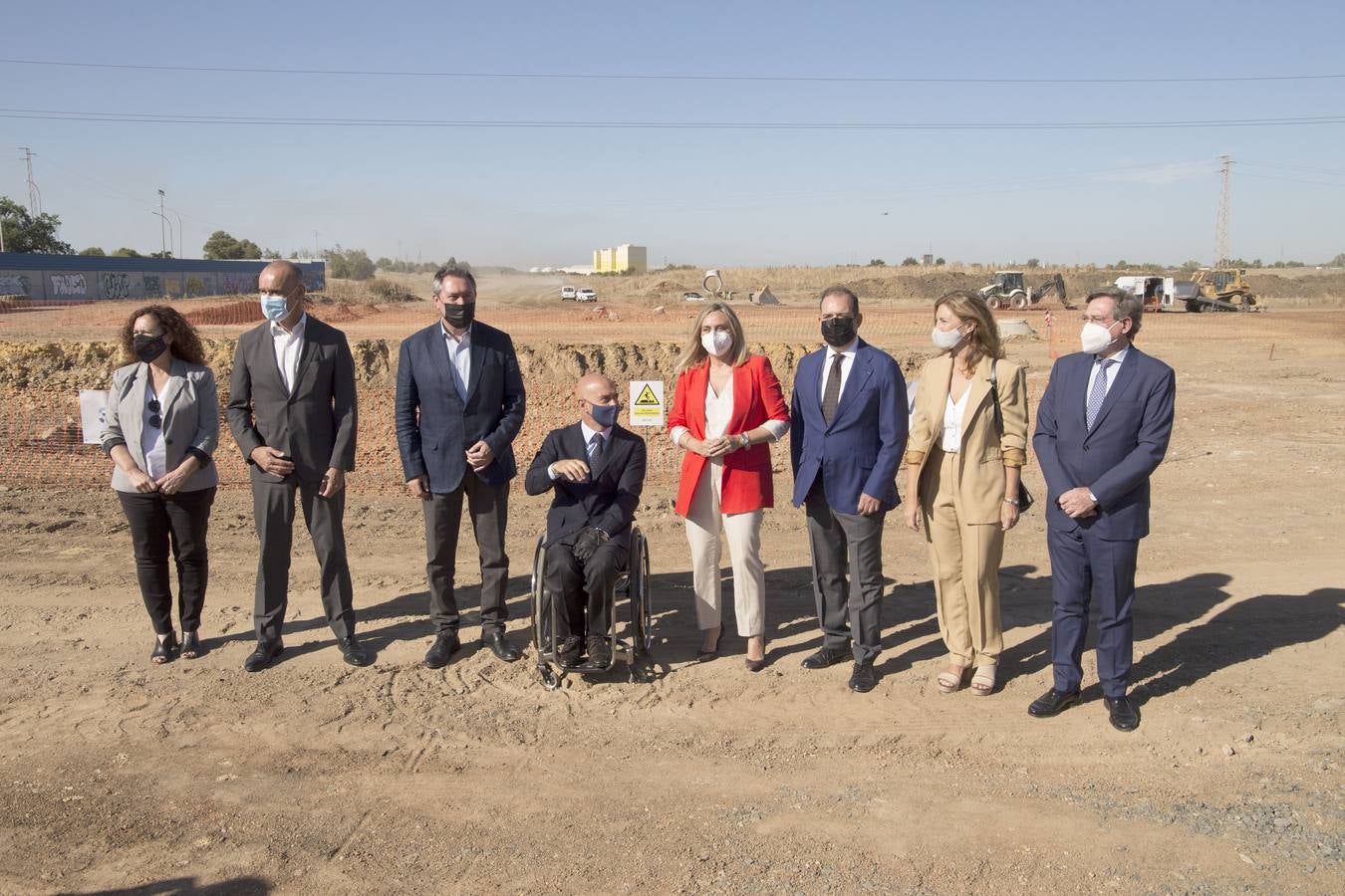 La promotora Metrovacesa ha puesto este jueves la primera piedra del nuevo barrio sevillano de Palmas Altas