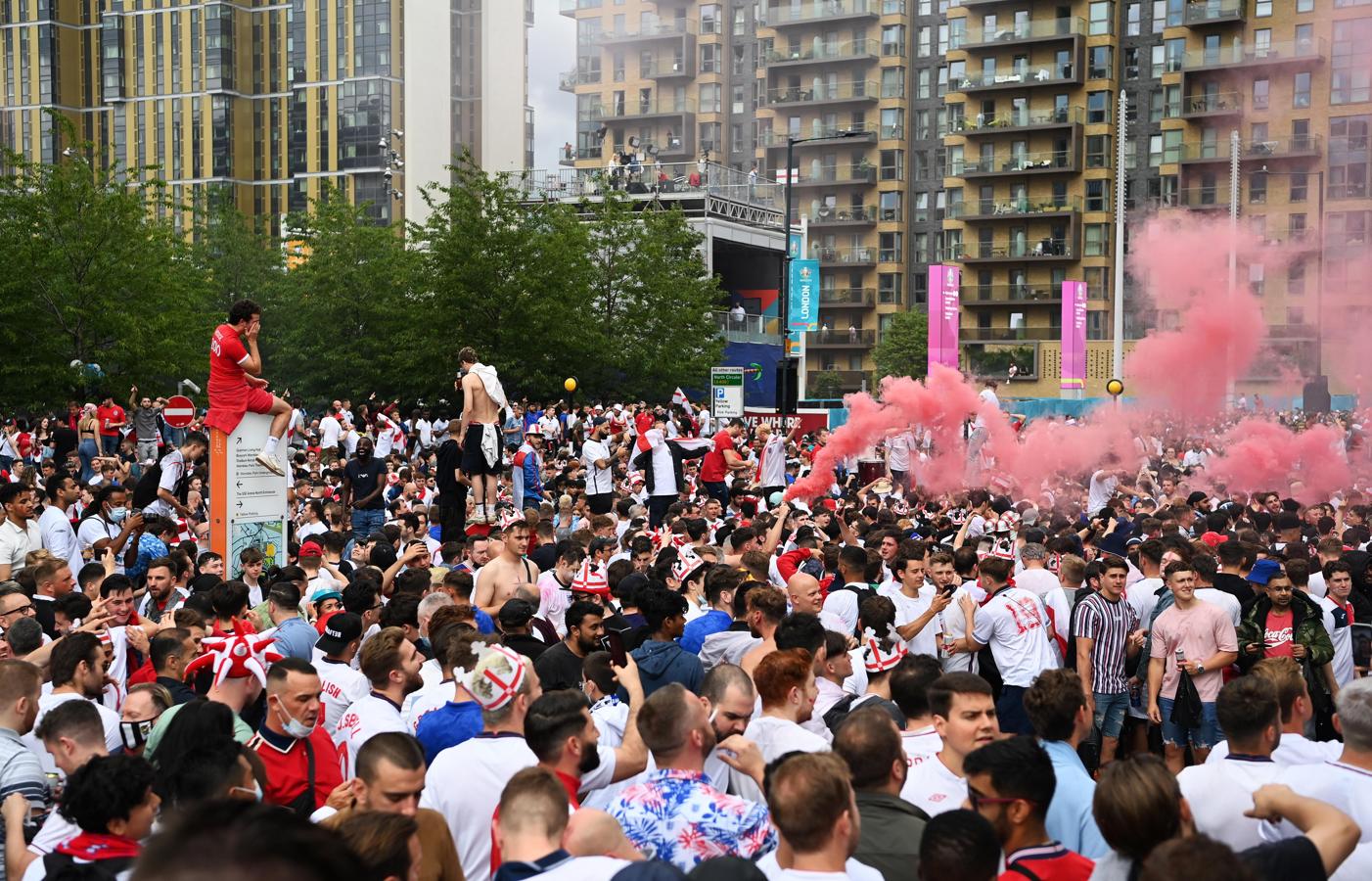 Las imágenes del caos en las cercanías de Wembley antes de la final de la Eurocopa