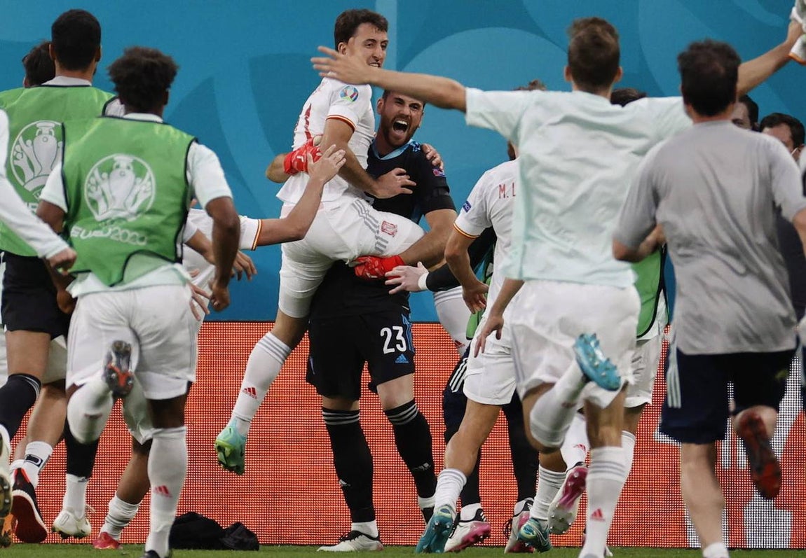 La tanda de Simón. Unai Simón, al igual que Morata, estaba siendo discutido. Su error ante Croacia le perseguía, pero lejos de venirse abajo, salió fortalecido de aquel episodio. Lo demostró ante la misma Croacia con paradas importantes, y lo confirmó después ante Suiza en la tanda de penaltis. Paró dos y fue el héroe de una España que sellaba así su pase a las semifinales de la Eurocopa.