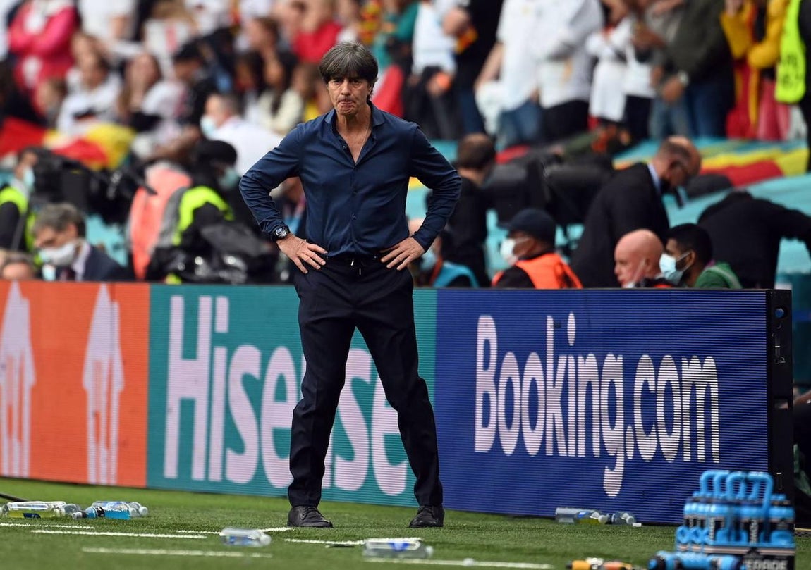 Fin de una era. La eliminación de Alemania a manos de Inglaterra en octavos de final supuso el cierre a una etapa gloriosa: la de Joaquim Low al frente del 'Mannschaft'. Llegó al cargo en 2006, y desde entonces, ganó el Mundial de 2014 y la Copa Confederaciones de 2017. Antes, Alemania había caído en la final de la Eurocopa de 2008. Luego sumaría dos semifinales en el Mundial de 2010 y la Eurocopa de 2012.