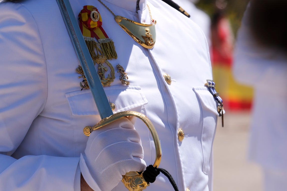 En imágenes: Así ha sido la entrega de despachos a los nuevos suboficiales de la Armada