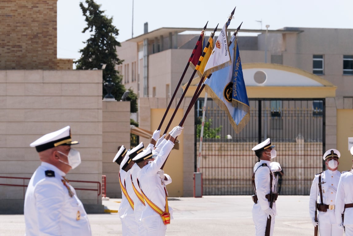 En imágenes: Así ha sido la entrega de despachos a los nuevos suboficiales de la Armada
