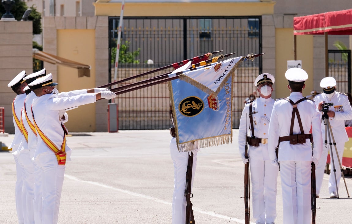 En imágenes: Así ha sido la entrega de despachos a los nuevos suboficiales de la Armada