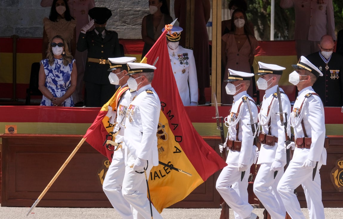 En imágenes: Así ha sido la entrega de despachos a los nuevos suboficiales de la Armada