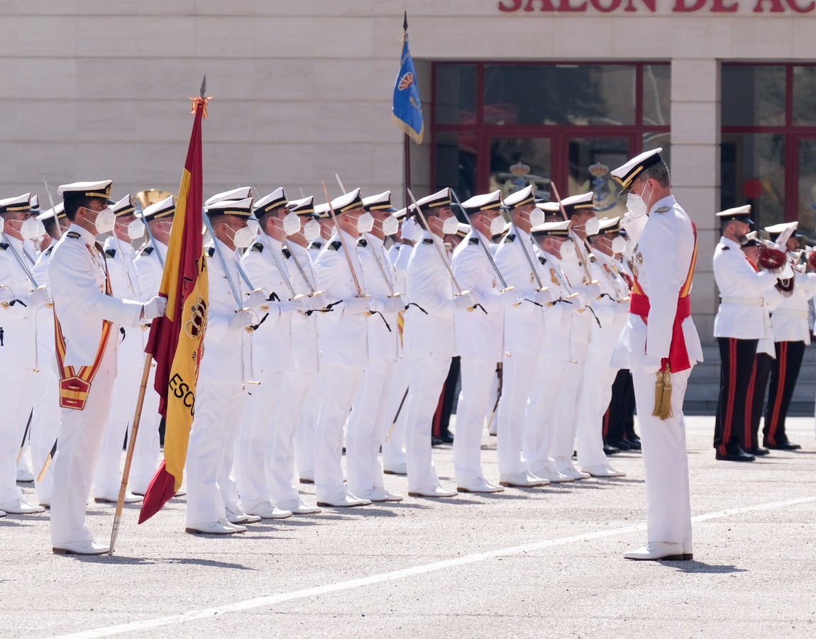 En imágenes: Así ha sido la entrega de despachos a los nuevos suboficiales de la Armada