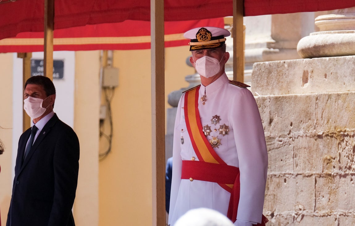 En imágenes: Así ha sido la entrega de despachos a los nuevos suboficiales de la Armada