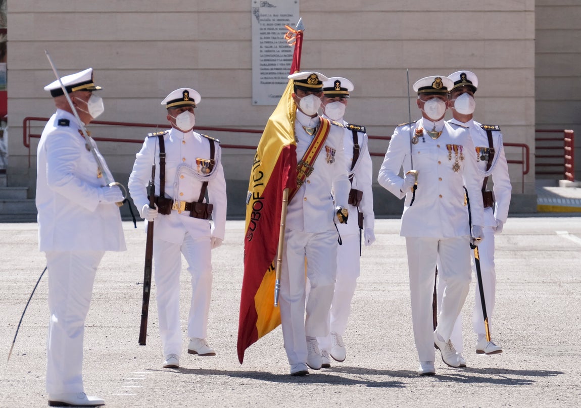 En imágenes: Así ha sido la entrega de despachos a los nuevos suboficiales de la Armada