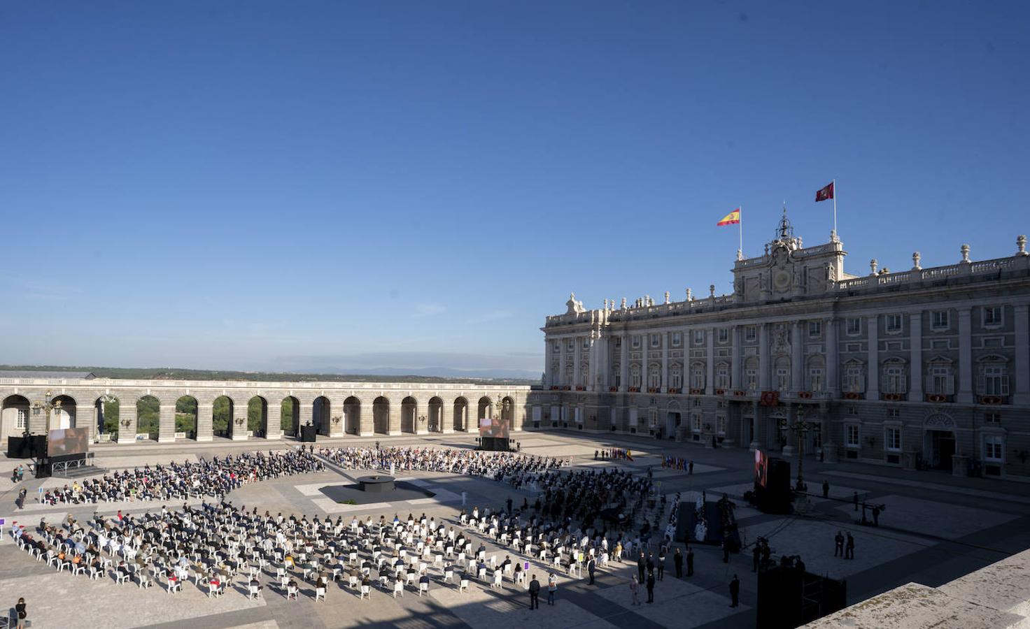 Vista general de la Plaza de la Armería del Palacio Real durante el acto de homenaje de estado a las víctimas de la pandemia del Covid-19 y de reconocimiento al personal sanitario. 