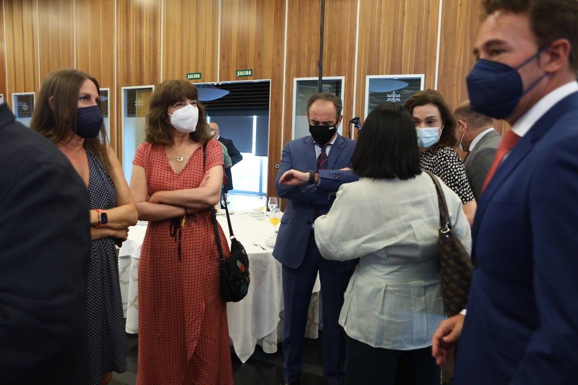 Fotos: Ambiente en la Mirada Económica de La Voz y ABC