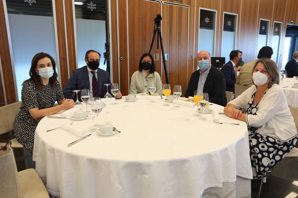 Fotos: Ambiente en la Mirada Económica de La Voz y ABC