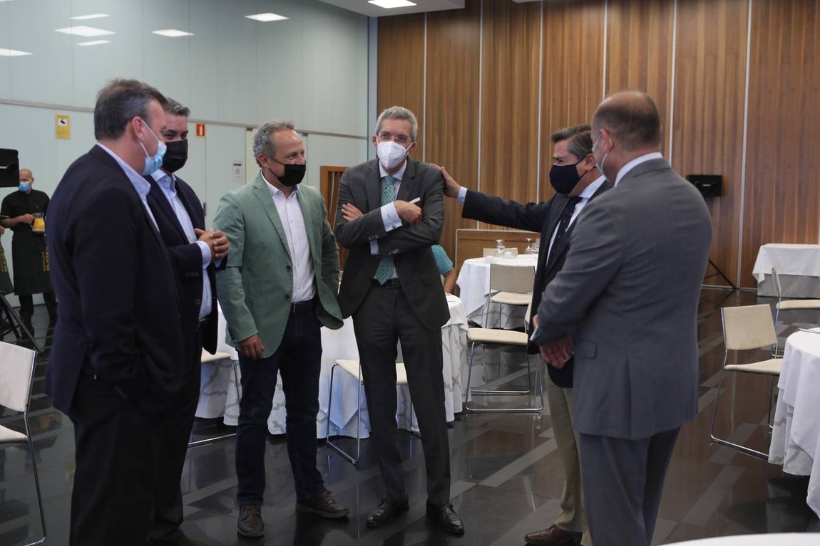 Fotos: Ambiente en la Mirada Económica de La Voz y ABC