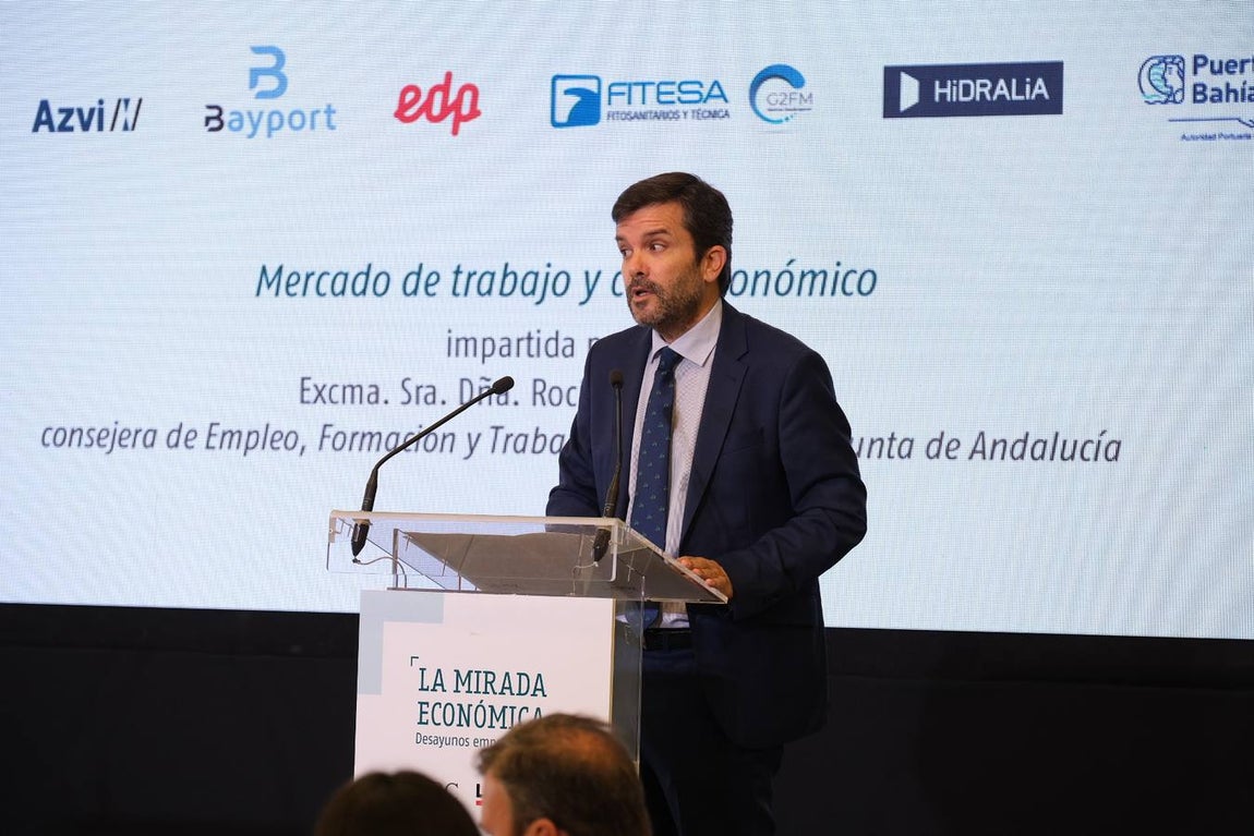 Fotos: La consejera de Empleo, Formación y Trabajo Autónomo de la Junta, en la Mirada Económica