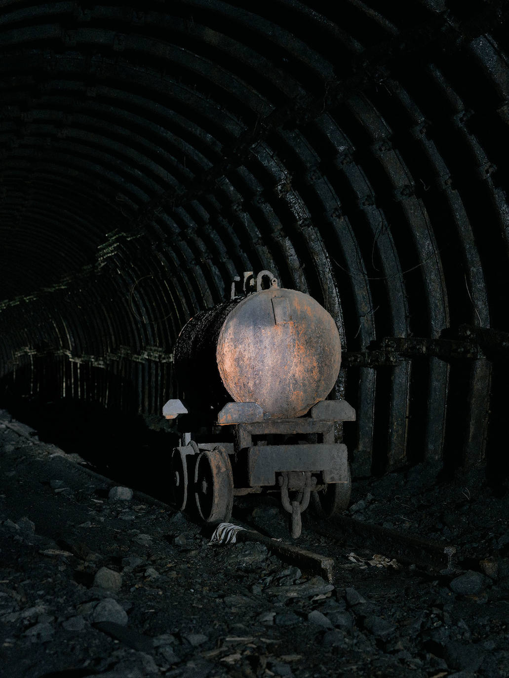 Interior de un túnel.. 