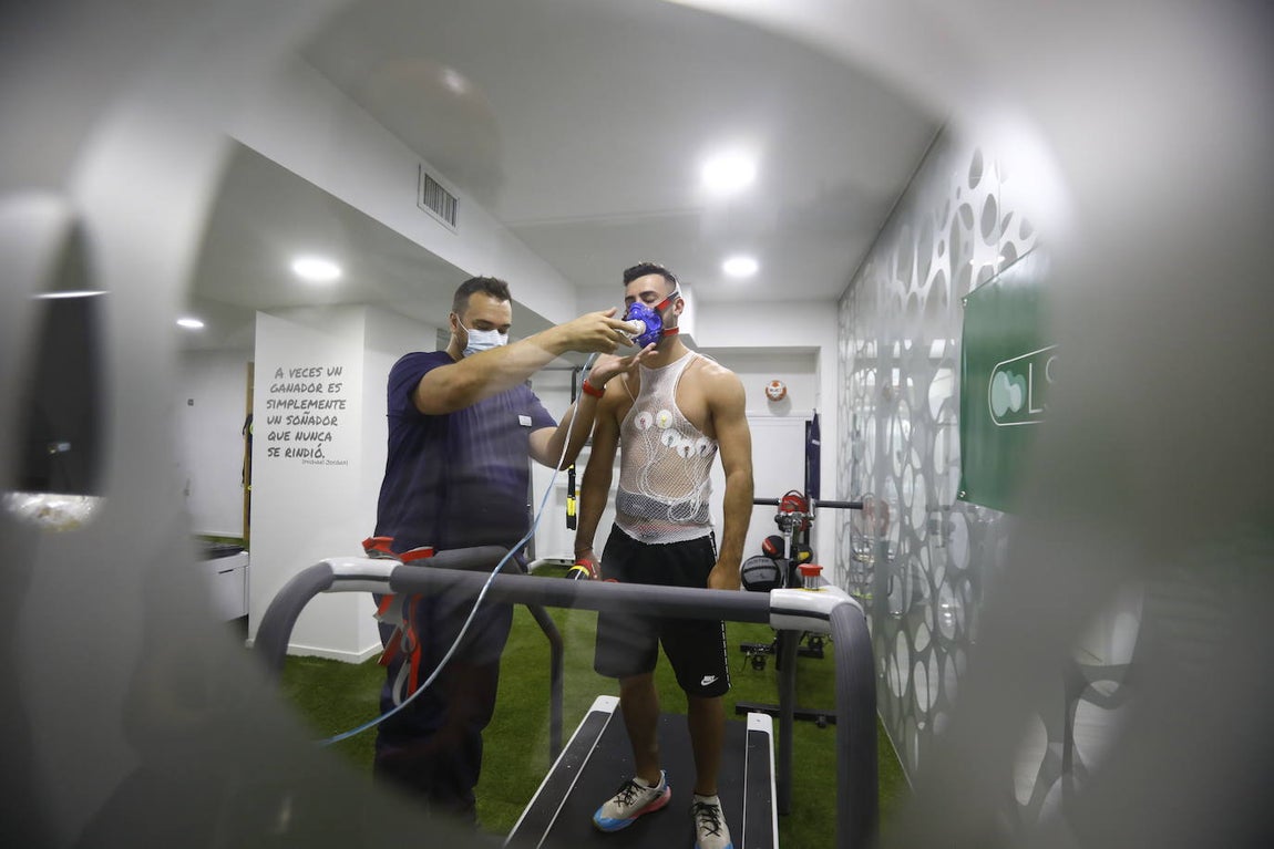 Los reconocimientos médicos de los fichajes del Córdoba CF, en imágenes