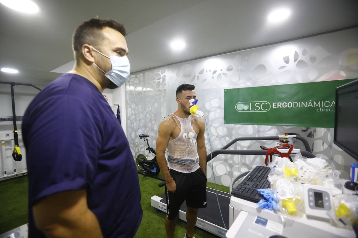 Los reconocimientos médicos de los fichajes del Córdoba CF, en imágenes