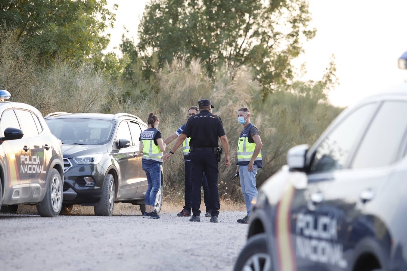 El dispositivo de búsqueda del joven desaparecido en el Lago Azul de Córdoba, en imágenes